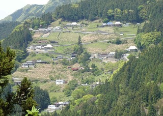 2019iya_ochiai_village.jpg